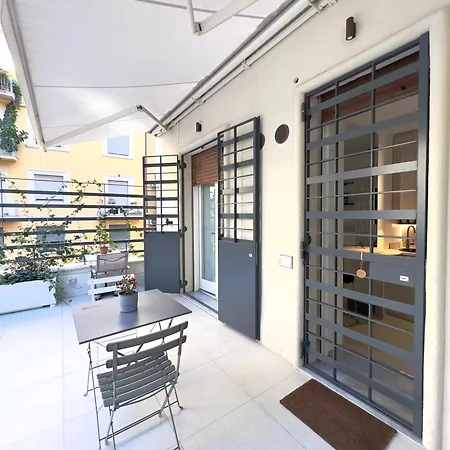 Couette-café Lungotevere Flaminio Rome